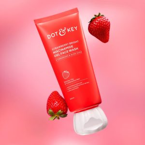 Strawberry Bright Niacinamide Gel Face Wash, Evens Skin Tone, Reduces Excess Oil, For Oily & Combination Skin-100ml